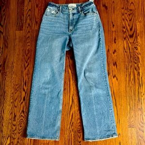 Abercrombie & Fitch The 90’s Relaxed Jeans High Rise size 29